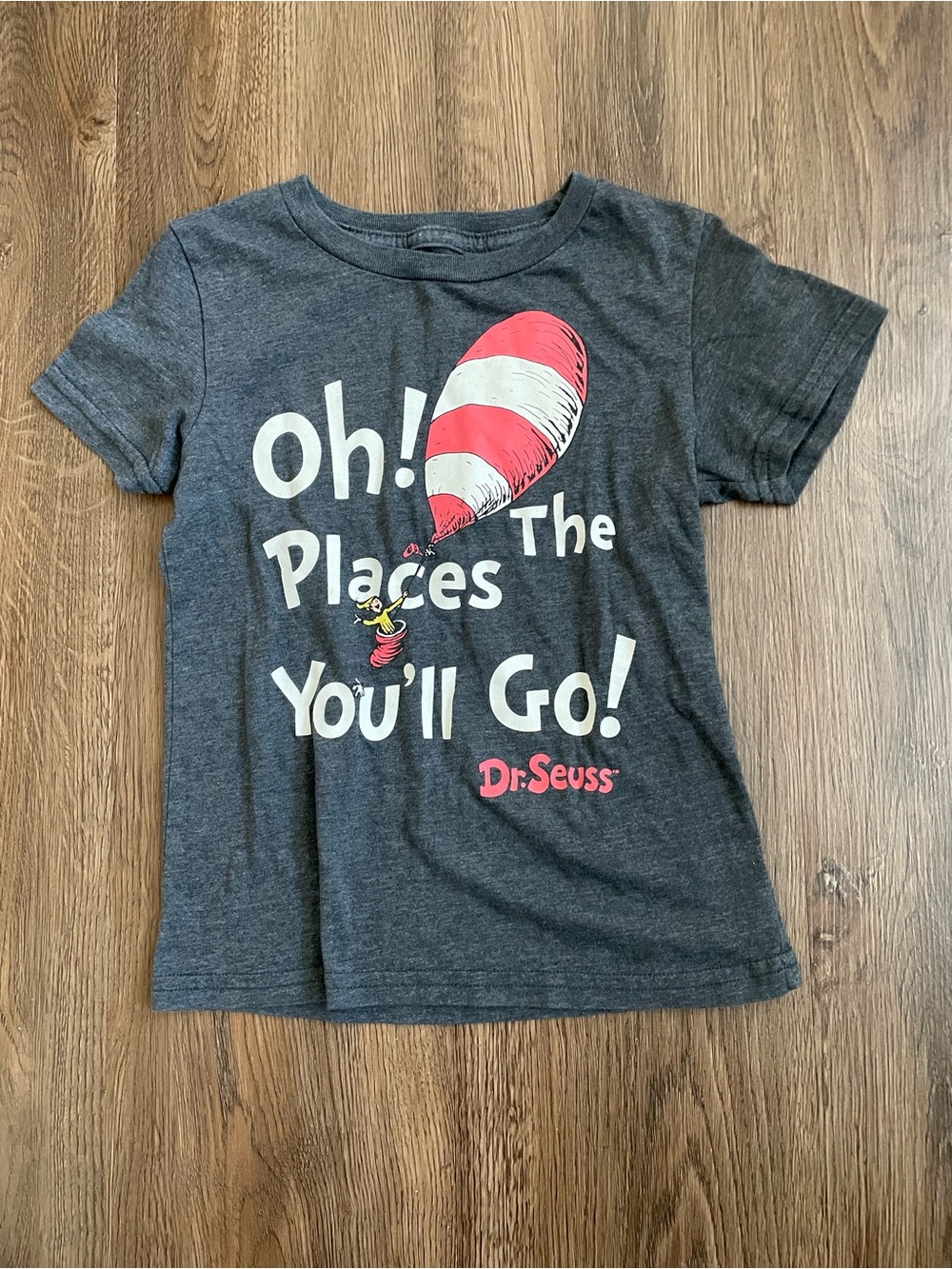 Dr. Seuss Gray Short Sleeve Graphic Tee with Red & White Balloon Girls Size 5T